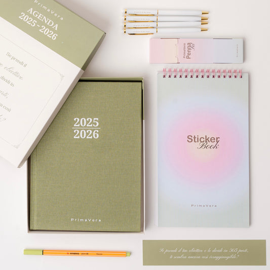 PREORDINE PrimaVera Svolta Kit - Agenda + Sticker Book + Penna Oro