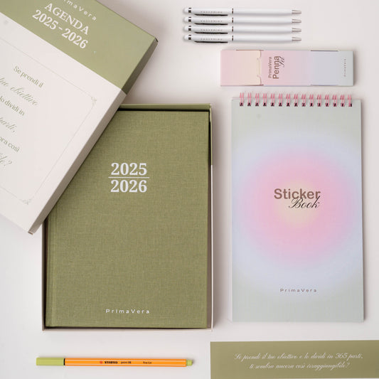 PREORDINE PrimaVera Svolta Kit - Agenda + Sticker Book + Penna Argento